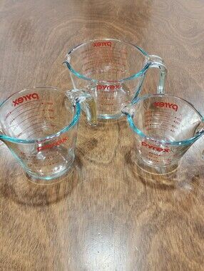 Pyrex Essential Set Of Three Measuring Cup Clear With Red Letter
